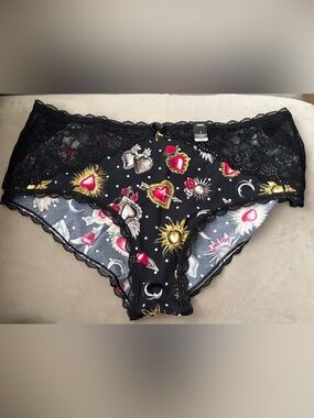 Torrid sacred heart cheeky panties 2x